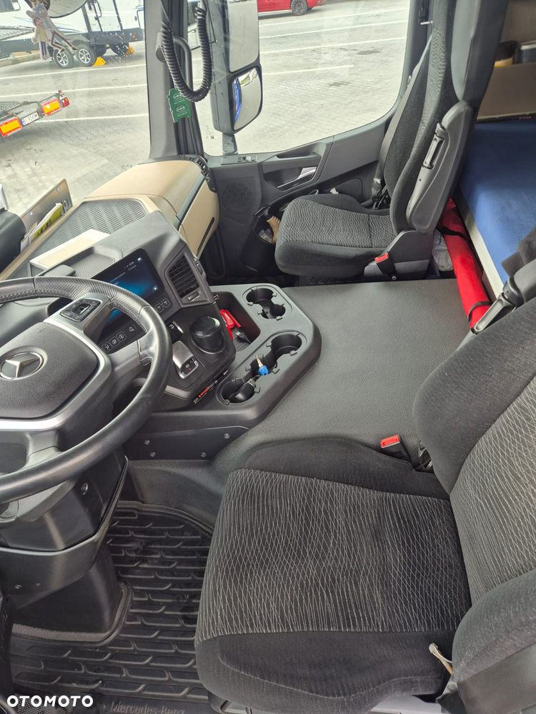 Mercedes-Benz Actros - 18