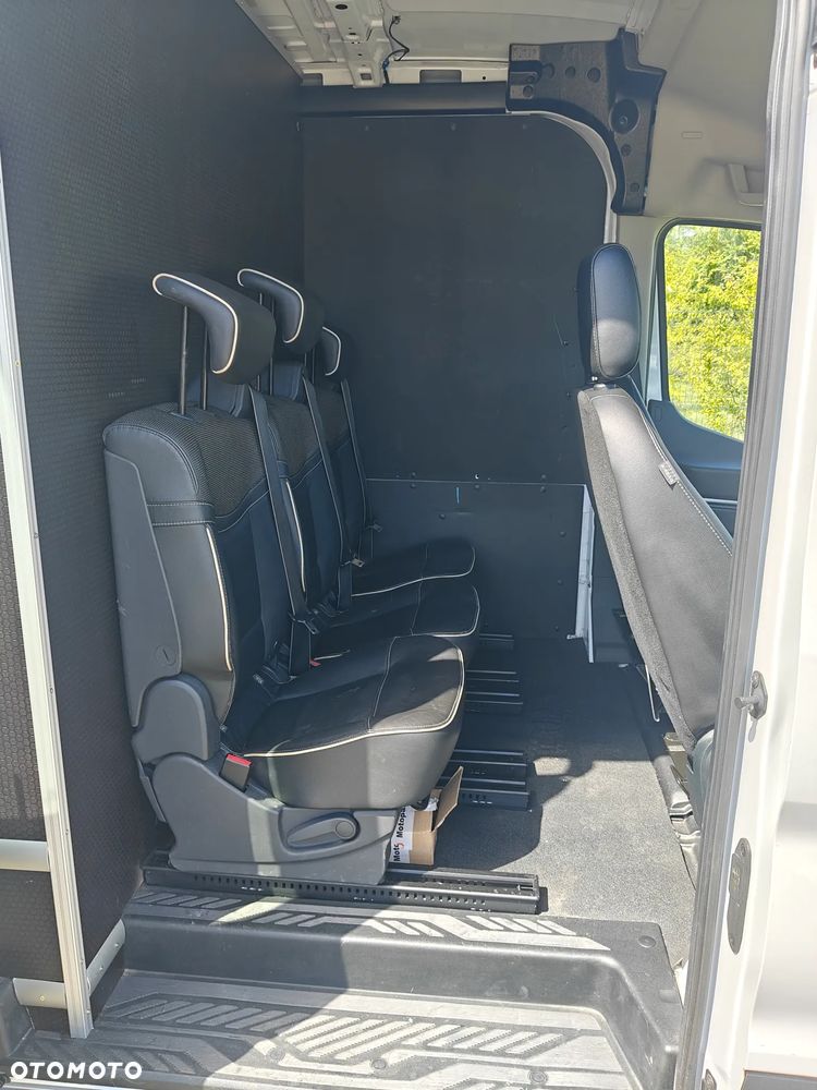 Ford Transit-250 - 11