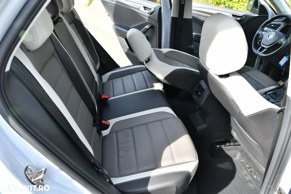 Volkswagen T-Roc - 19