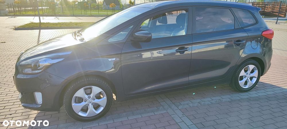Kia Carens - 3