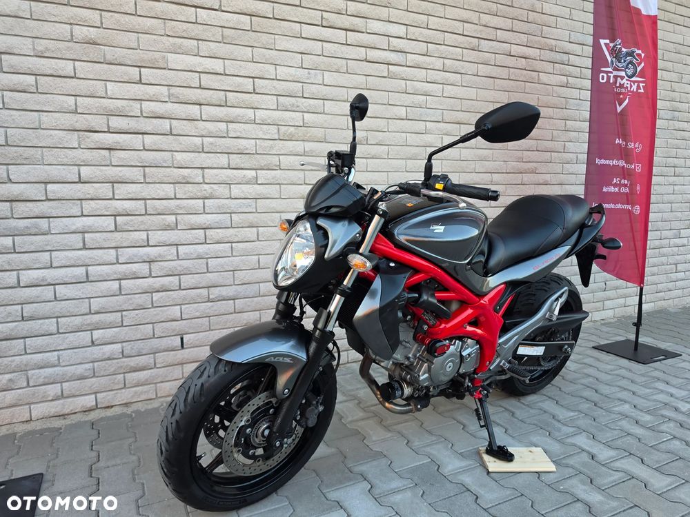 Suzuki Gladius - 7