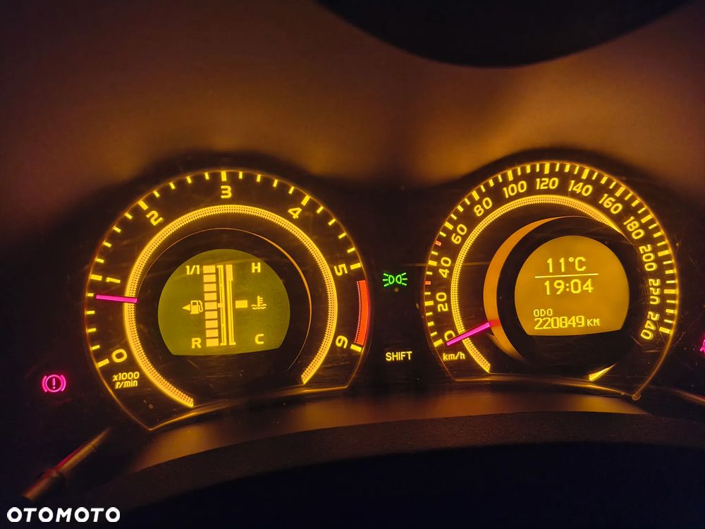 Toyota Auris 1.4 D-4D Terra - 12