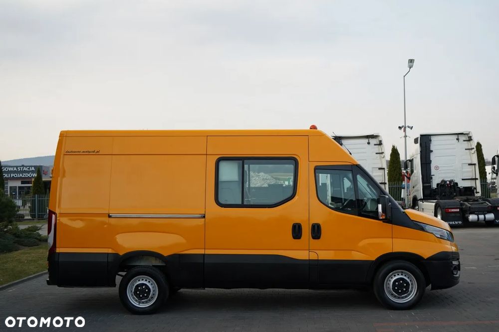 Iveco DAILY 35-130 / BRYGADÓWKA / 7 MIEJSC / BLASZAK / FURGON / SPROWADZONY - 7