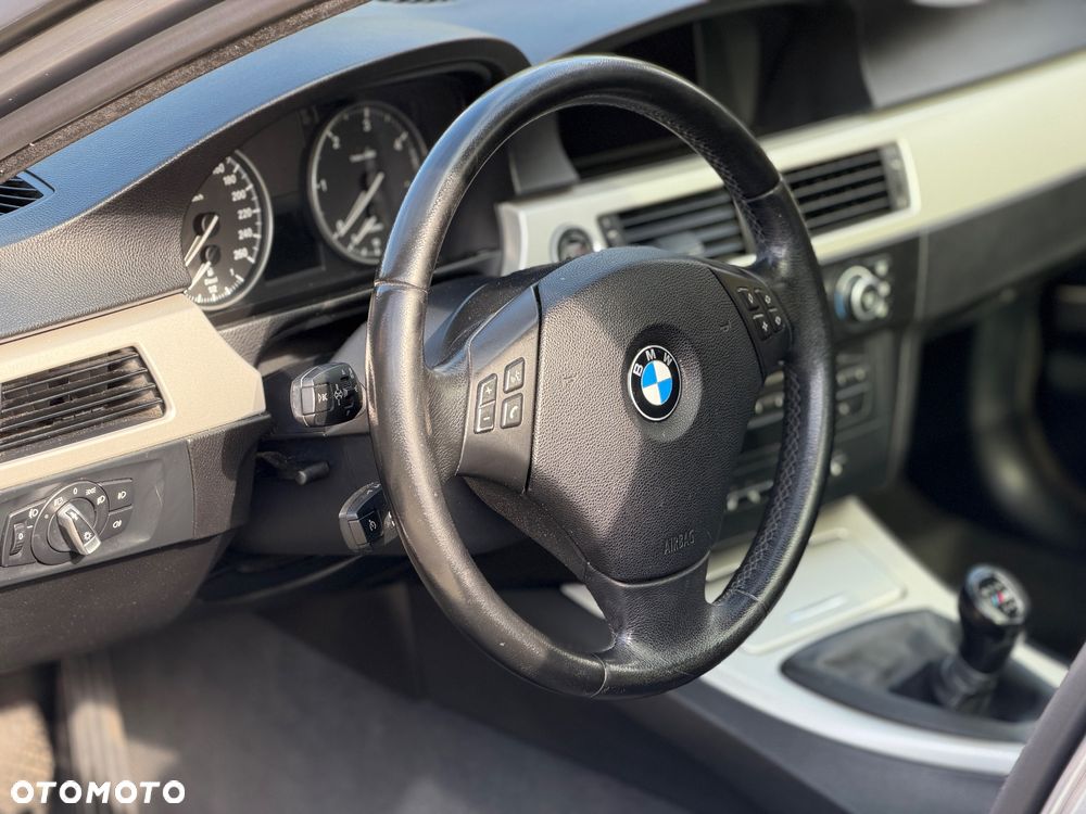 BMW Seria 3 320d - 16