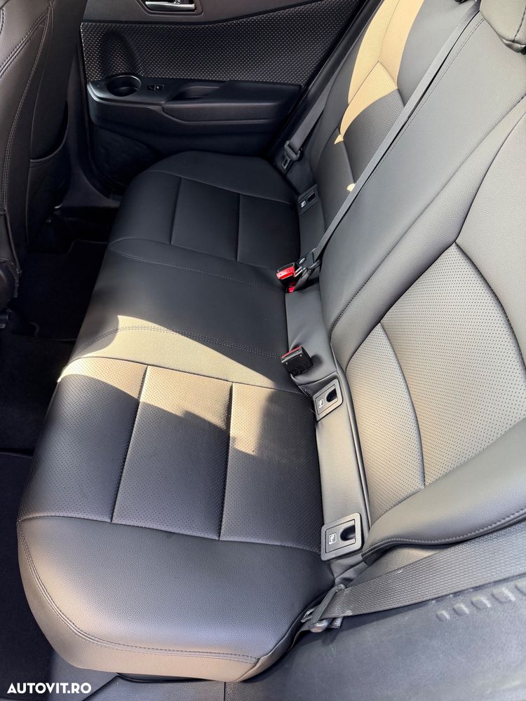 Toyota C-HR 1.8 HSD 4x2 CVT C-ult LED - 10