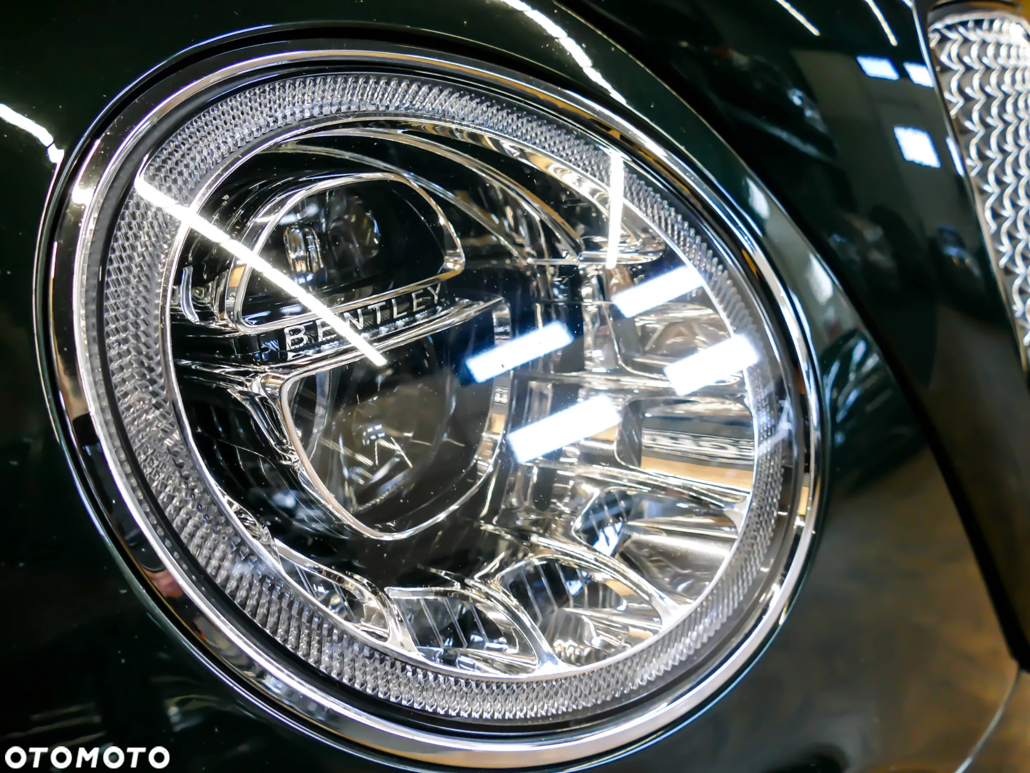 Bentley Bentayga W12 Mulliner - 36