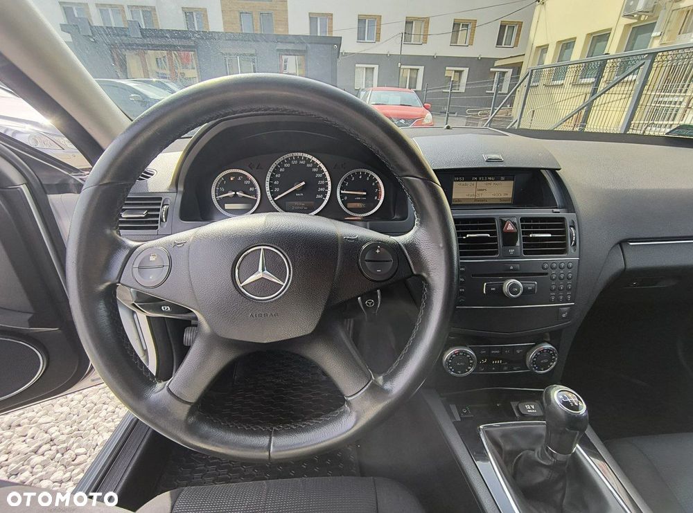 Mercedes-Benz Klasa C 180 Kompressor Elegance - 32
