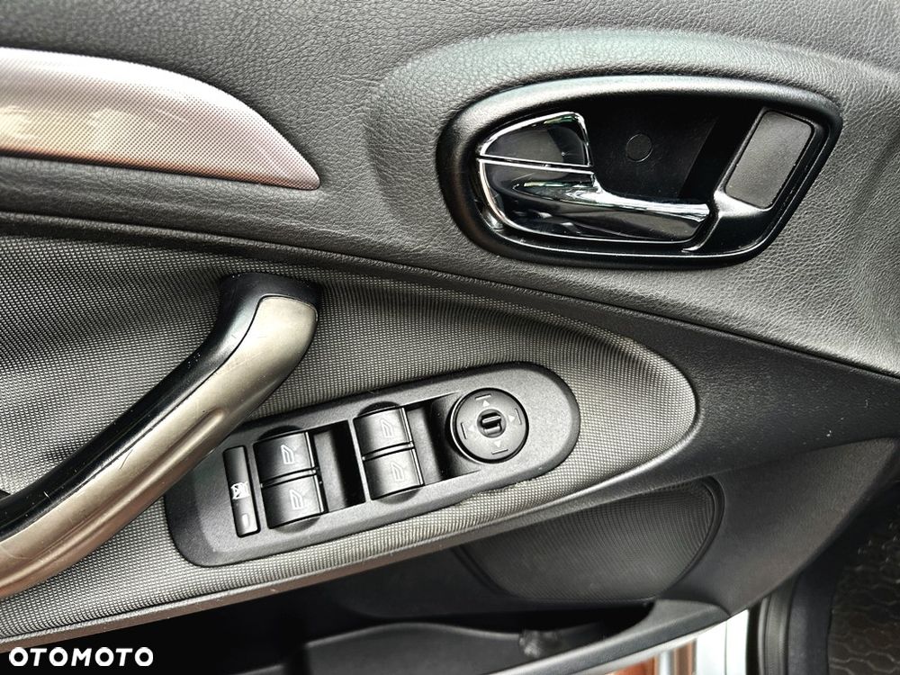 Ford S-Max 2.0 Titanium - 13