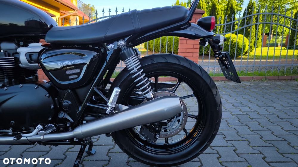 Triumph Street Twin - 14