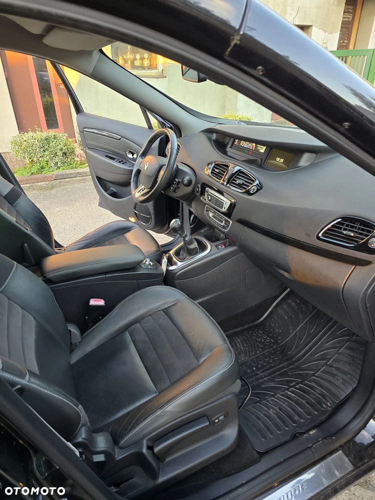 Renault Grand Scenic - 19