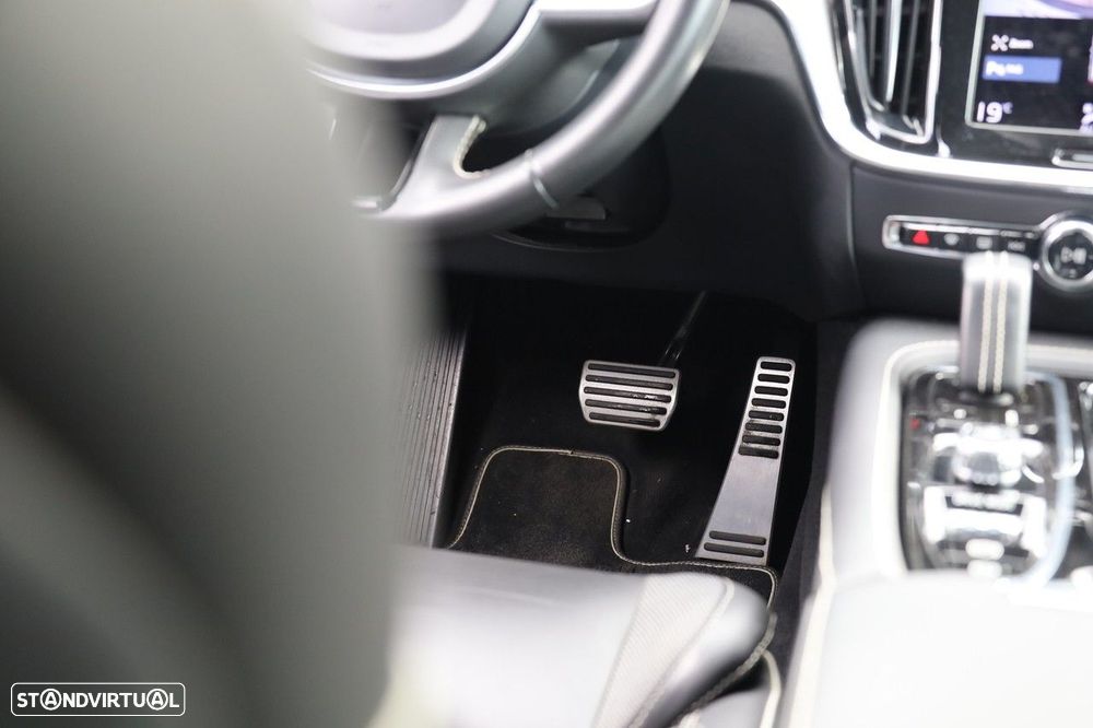 Volvo V60 2.0 T6 AWD TE R-Design - 26