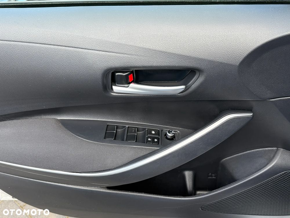 Toyota Corolla 1.8 Hybrid Active - 17