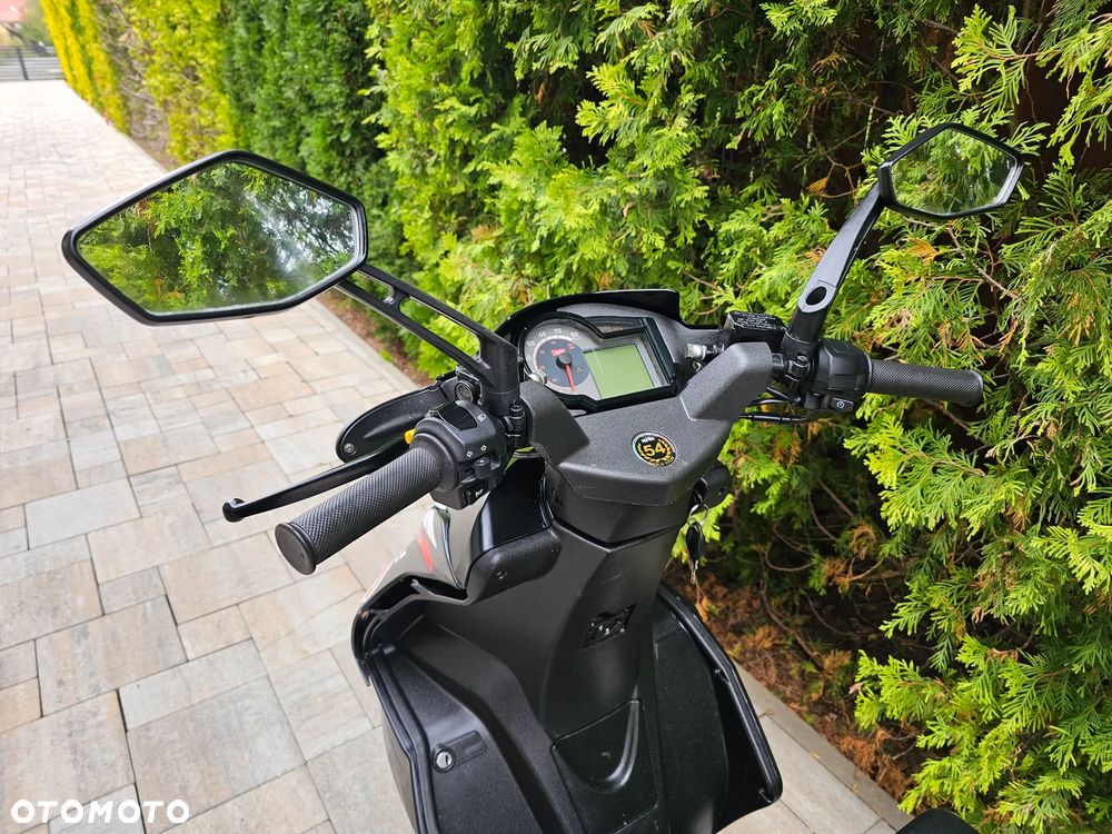Aprilia SR - 9