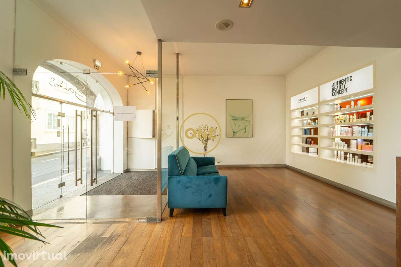 Prédio com Negócio para Rentabilizar — Centro Histórico de Ponta Delga - Grande imagem: 3/26