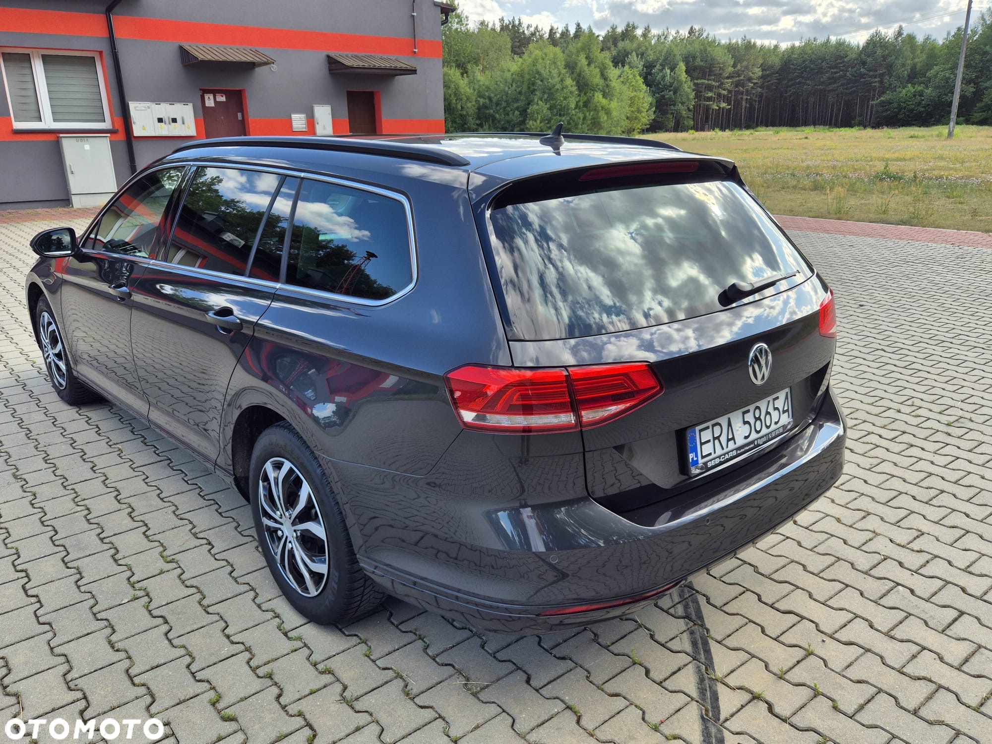 Volkswagen Passat Variant 2.0 TDI SCR DSG Highline - 12