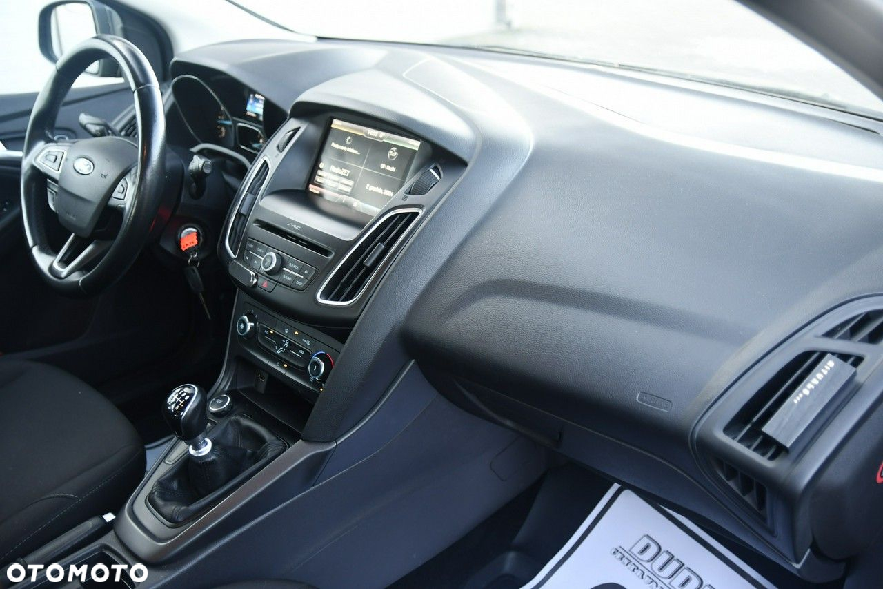 Ford Focus - 25