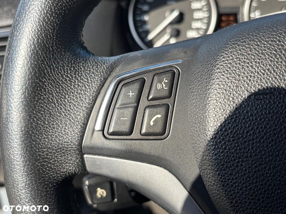 BMW X1 sDrive20i Sport Line - 14