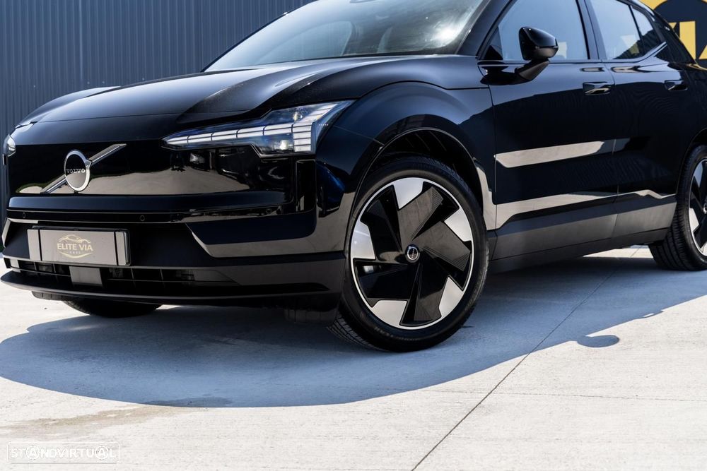 Volvo EX30 69 kWh Single Motor Extended Range Black Edition - 7
