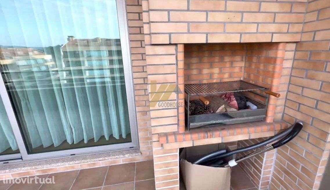 Apartamento T3 duplex em condomínio fechado com piscina - Grande imagem: 3/26