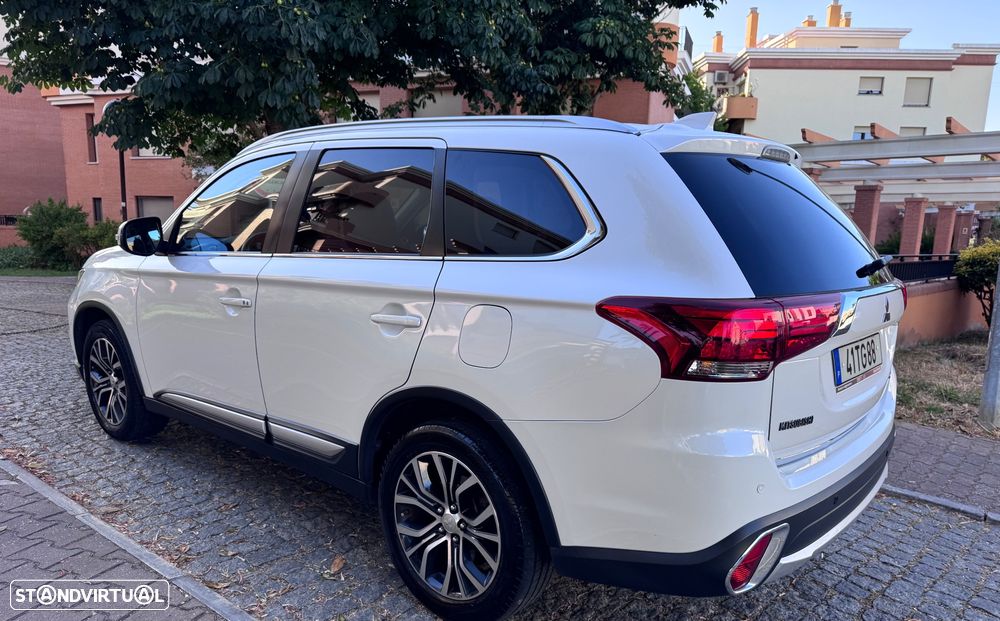 Mitsubishi Outlander 2.2 DI-D Instyle Navi Black Edition - 8