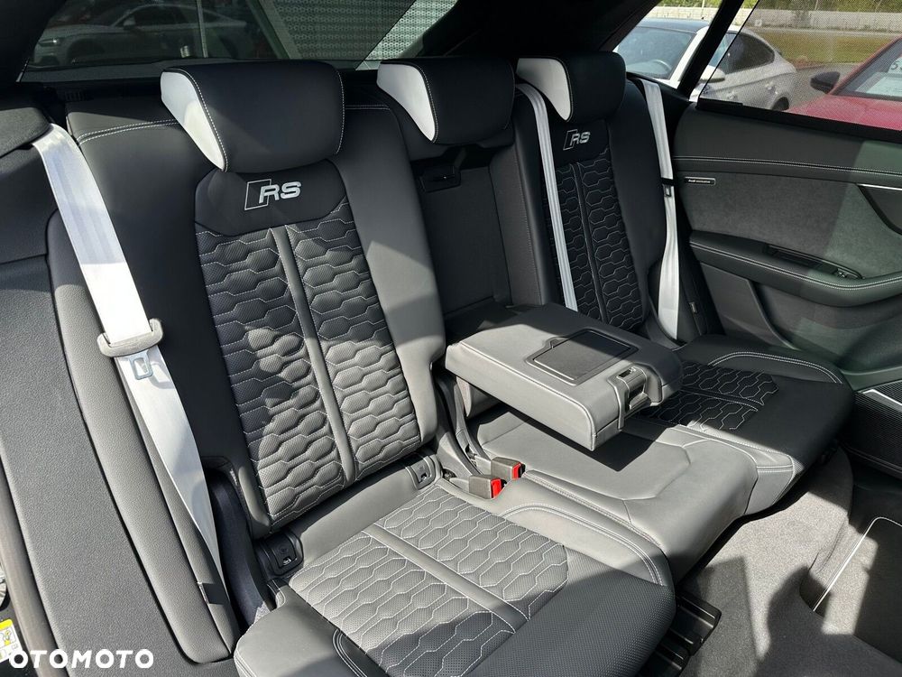 Audi RS Q8 - 24