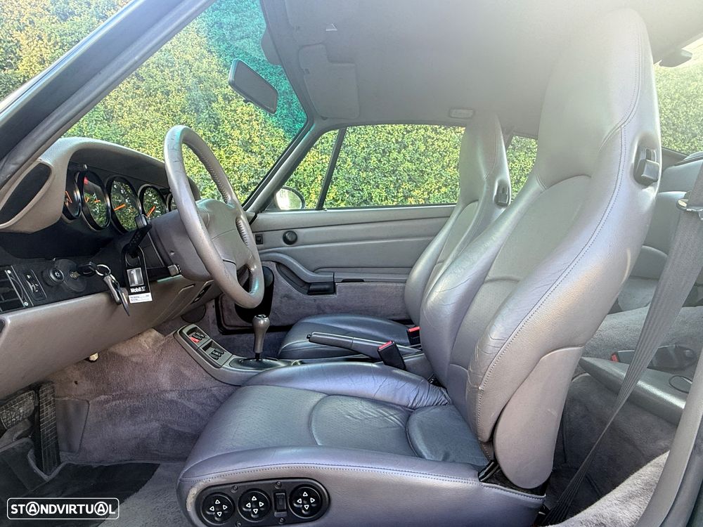 Porsche 911 (993) - 28