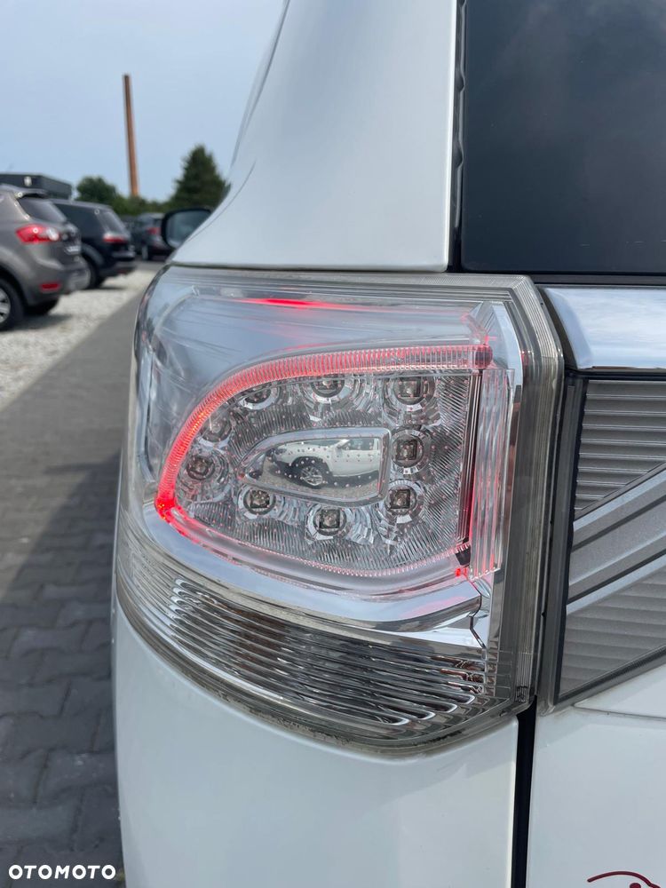 Mitsubishi Outlander 2.0 4WD Top - 28
