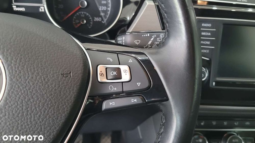 Volkswagen Touran - 14
