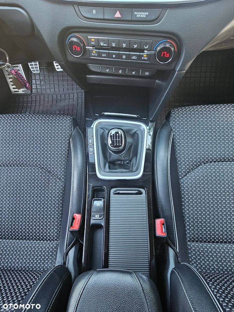 Kia Ceed - 14