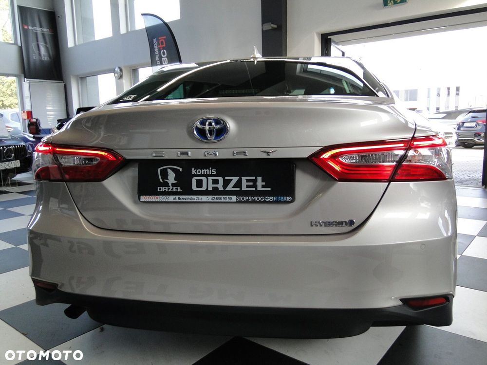 Toyota Camry - 7