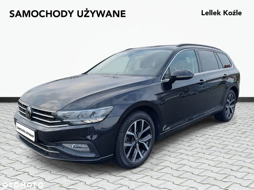 Volkswagen Passat - 1