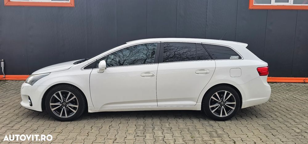 Toyota Avensis 2.0 D-4D Executive - 11
