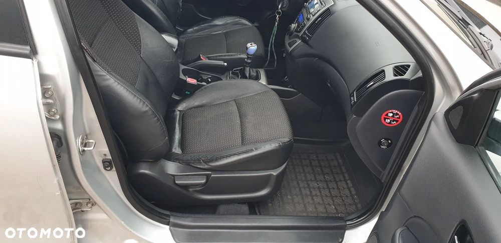 Hyundai i30 i30cw 1.6 CRDi blue Classic - 14