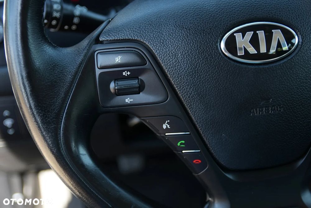 Kia Ceed 1.6 GDI Dream Team Edition - 27
