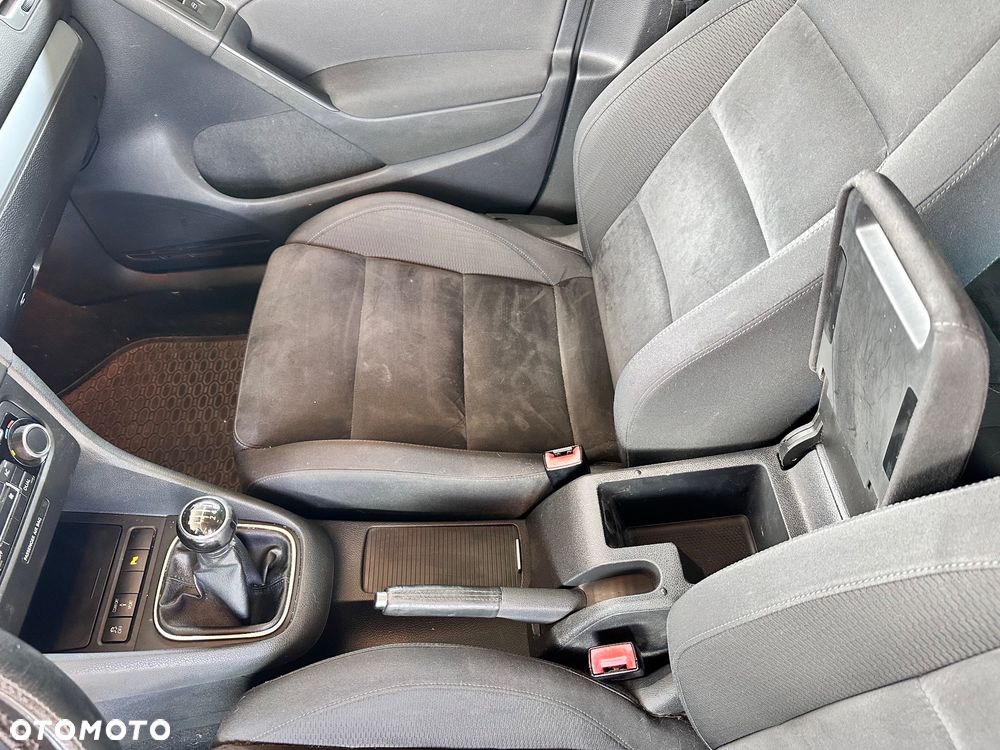 Volkswagen Golf 2.0 TDI Highline - 35