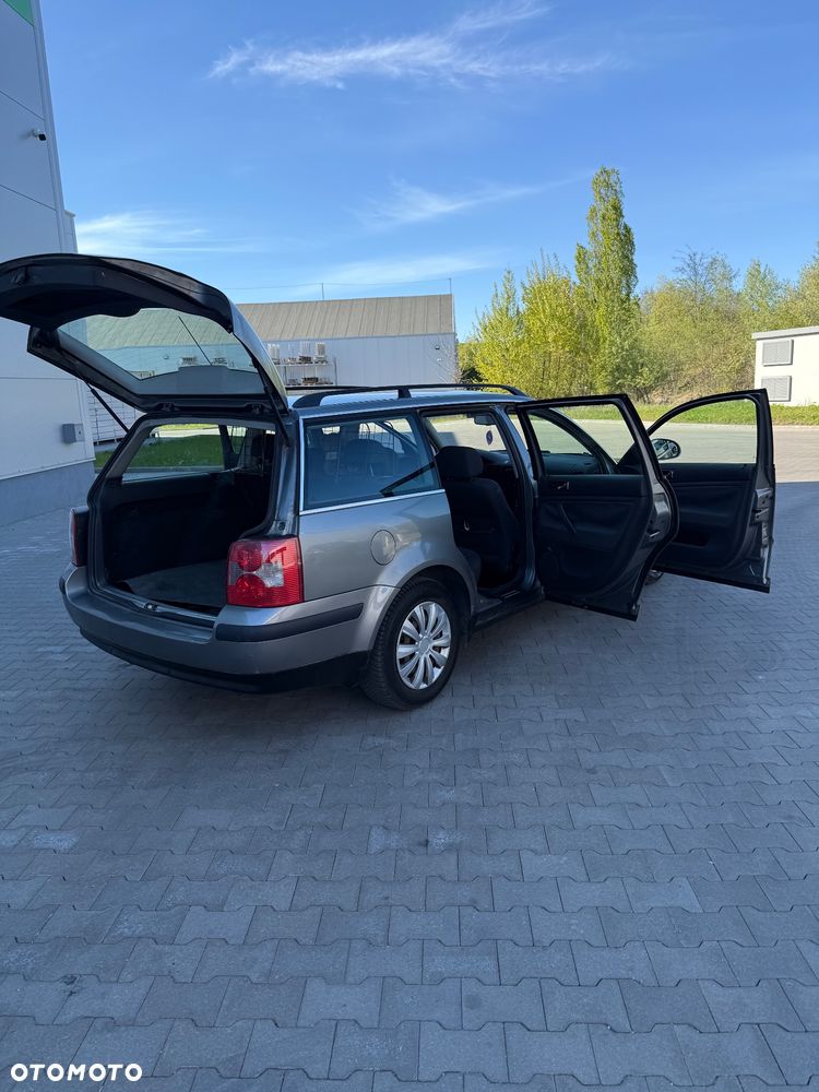 Volkswagen Passat 1.9 TDI Highline - 10