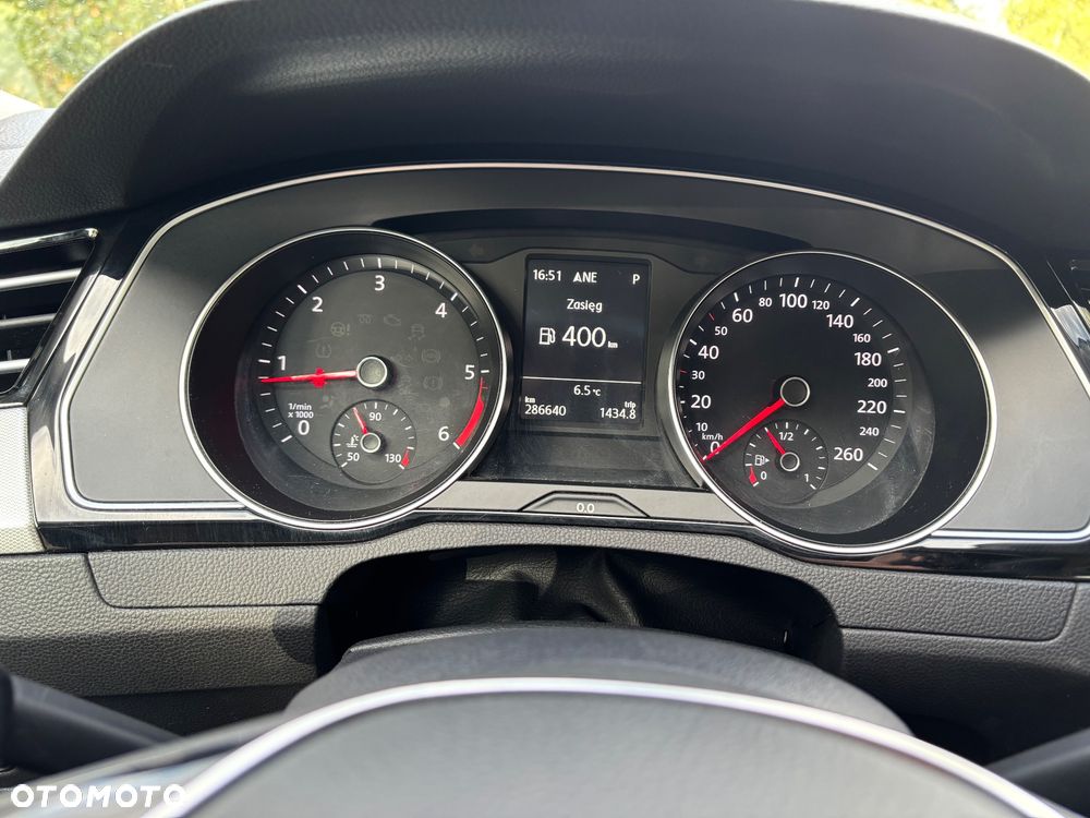 Volkswagen Passat 2.0 TDI SCR Highline DSG - 19