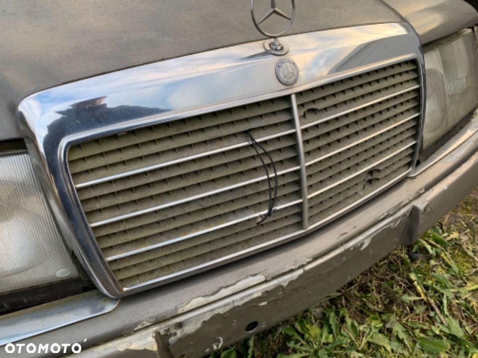 MERCEDES 124 maska Grill atrapa drzwi - 4