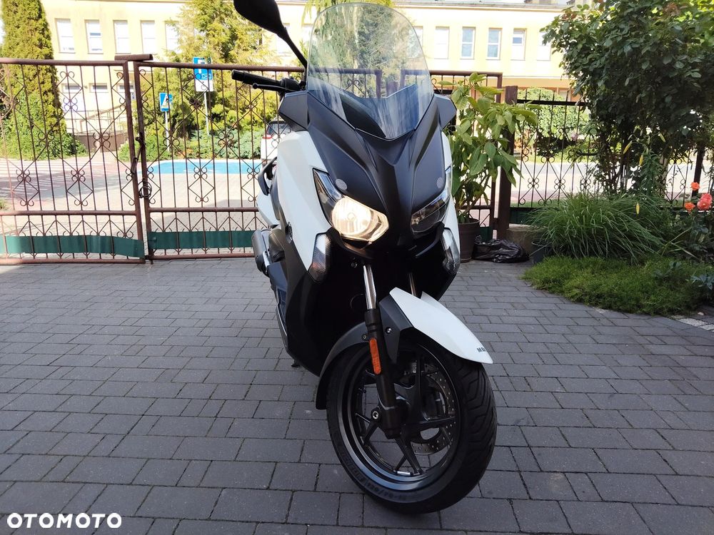 Yamaha X-max - 32