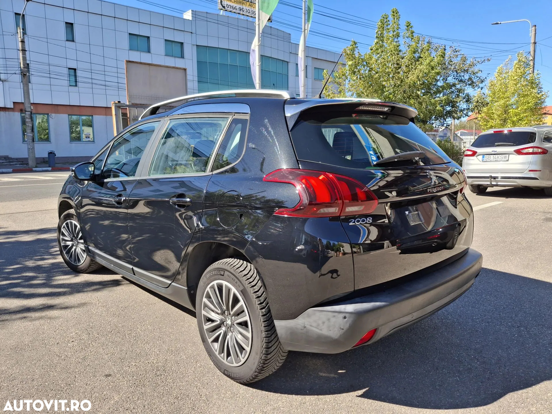 Peugeot 2008 - 6