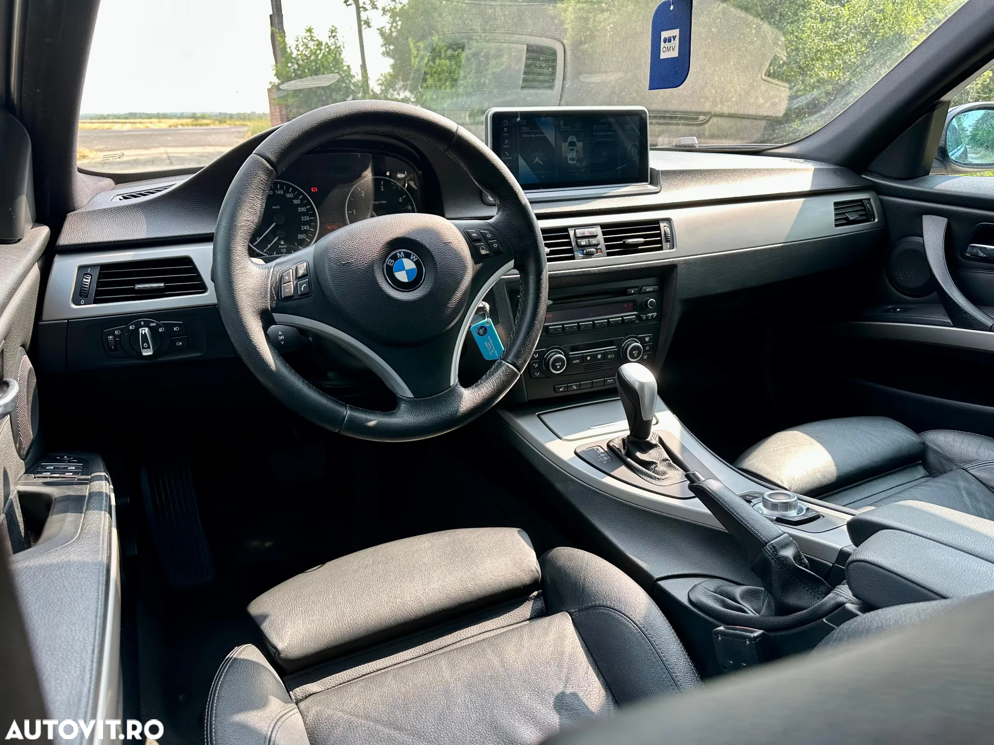 BMW Seria 3 320d DPF Touring Aut. - 10