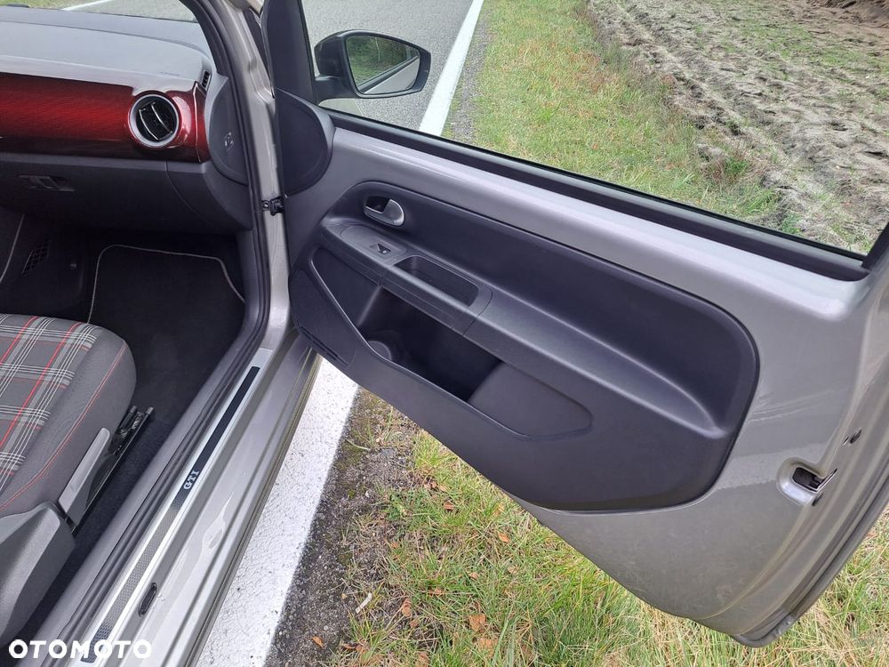 Volkswagen up! GTI - 31