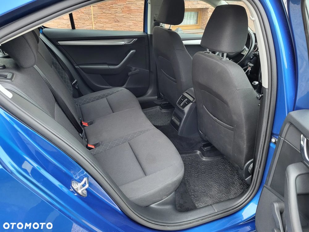 Skoda Octavia 1.6 TDI SCR Active - 22