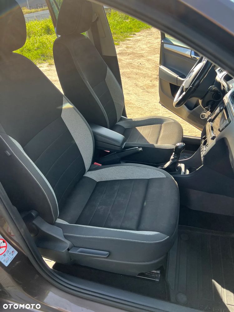 Skoda RAPID 1.0 TSI Ambition - 12