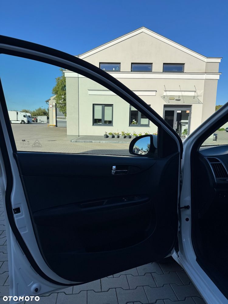 Hyundai i20 - 11