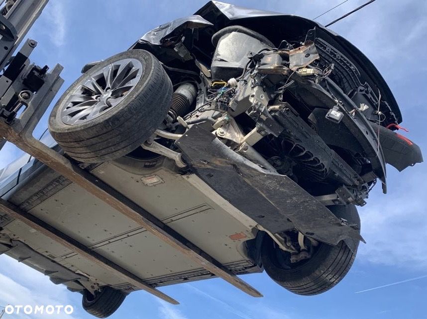 Tesla Model X 75D Allradantrieb - 17