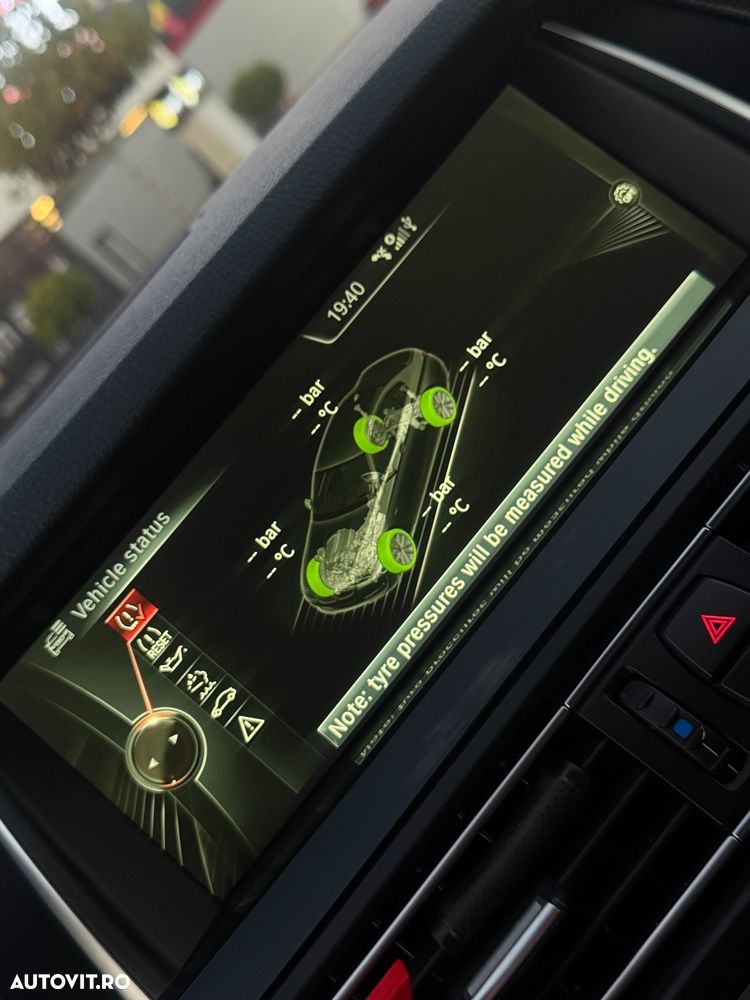 BMW Seria 5 530d xDrive AT - 40