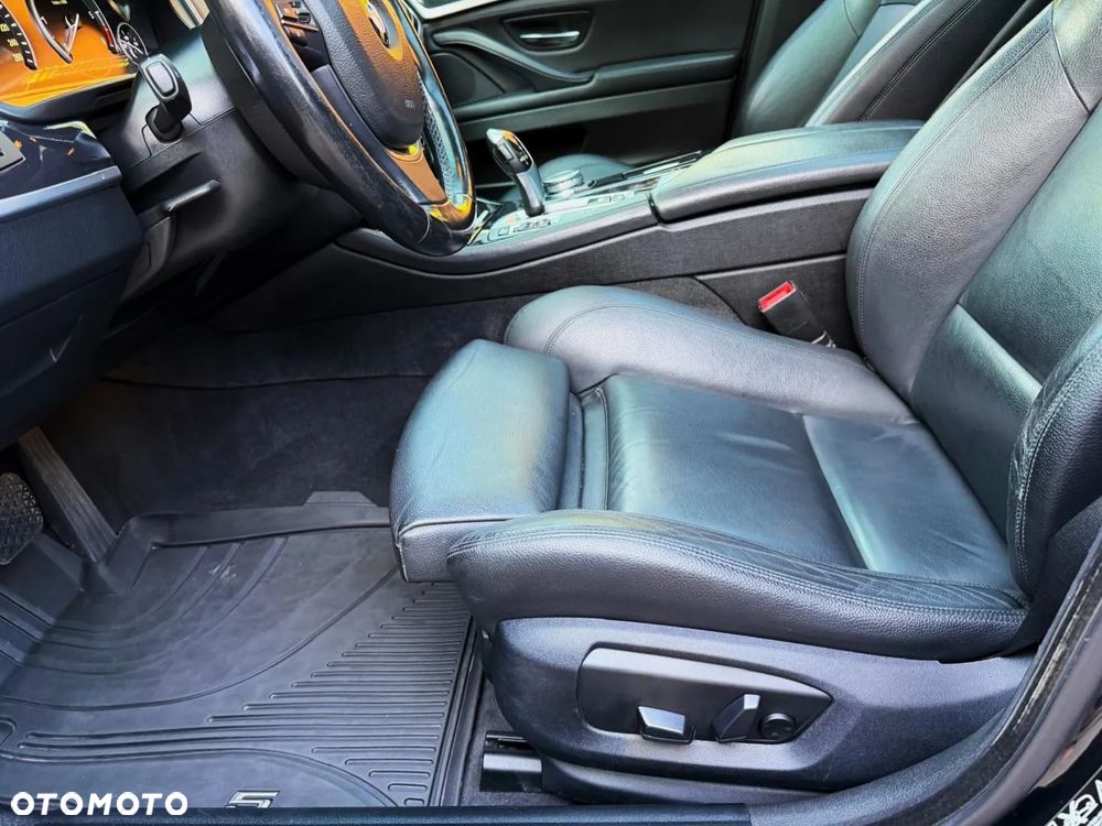 BMW Seria 5 520d xDrive - 30