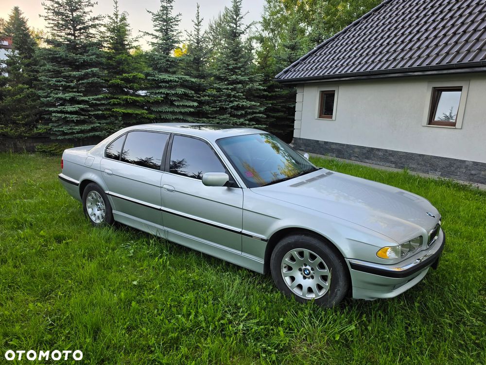 BMW Seria 7 740iL - 21