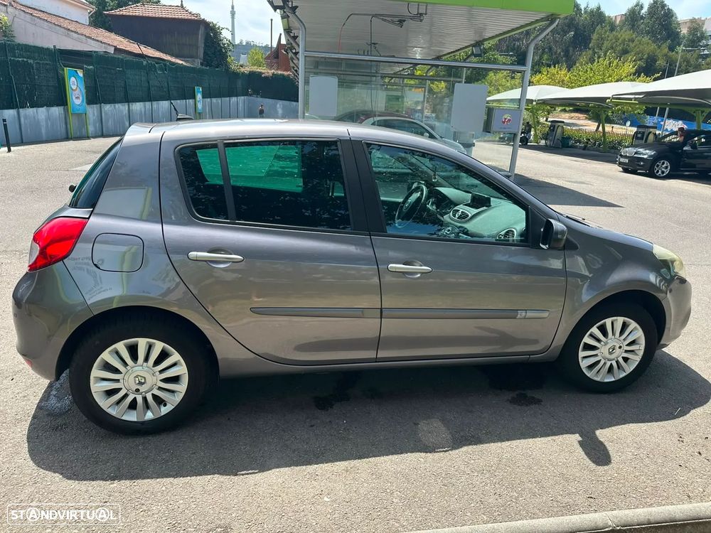 Renault Clio 1.2 16V Dynamique - 1